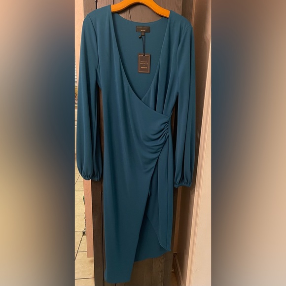 In great condition never worn! - Picture 7 of 7